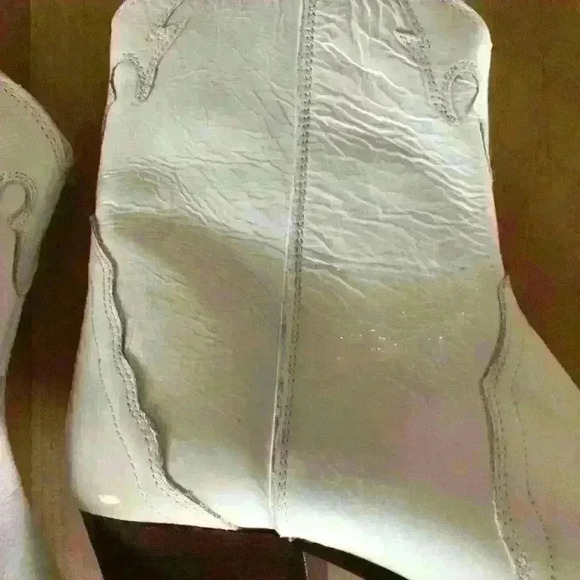 Free People New Frontier Western Cowgirl White Pointed Toe Distressed Boots 39.5 - Picture 8 of 13